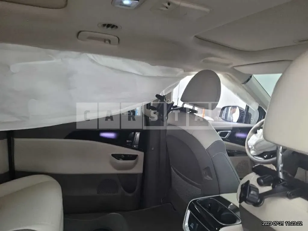Photo 2 of 17: 2023 Kia Carnival Limousine, VIN KNANE813BPS288073 — Korean insurance auction