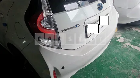 Photo 2 of 7: 2018 Toyota Prius C, VIN JTDKDTB33J1617703 — Korean insurance auction
