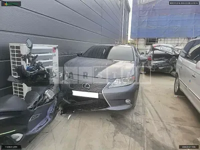 Photo 1 of 14: 2015 Lexus ES300h, VIN JTHBW1GG3F2093544 — Korean insurance auction