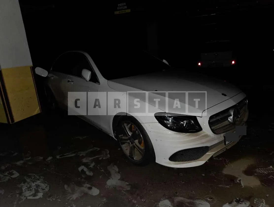 Photo 2 of 7: 2016 Mercedes-Benz E300 — Korean insurance auction