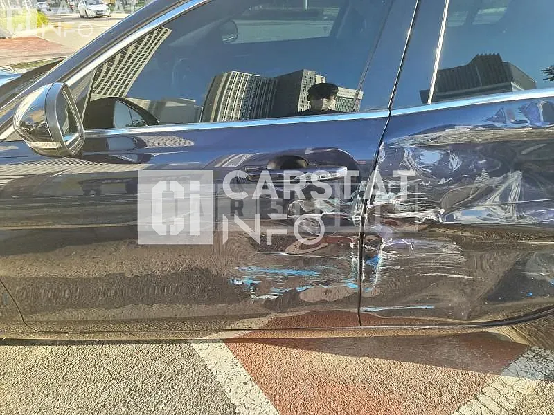Photo 2 of 6: 2018 Jaguar XE 20d, VIN SAJAA4BN0JCP42935 — Korean insurance auction