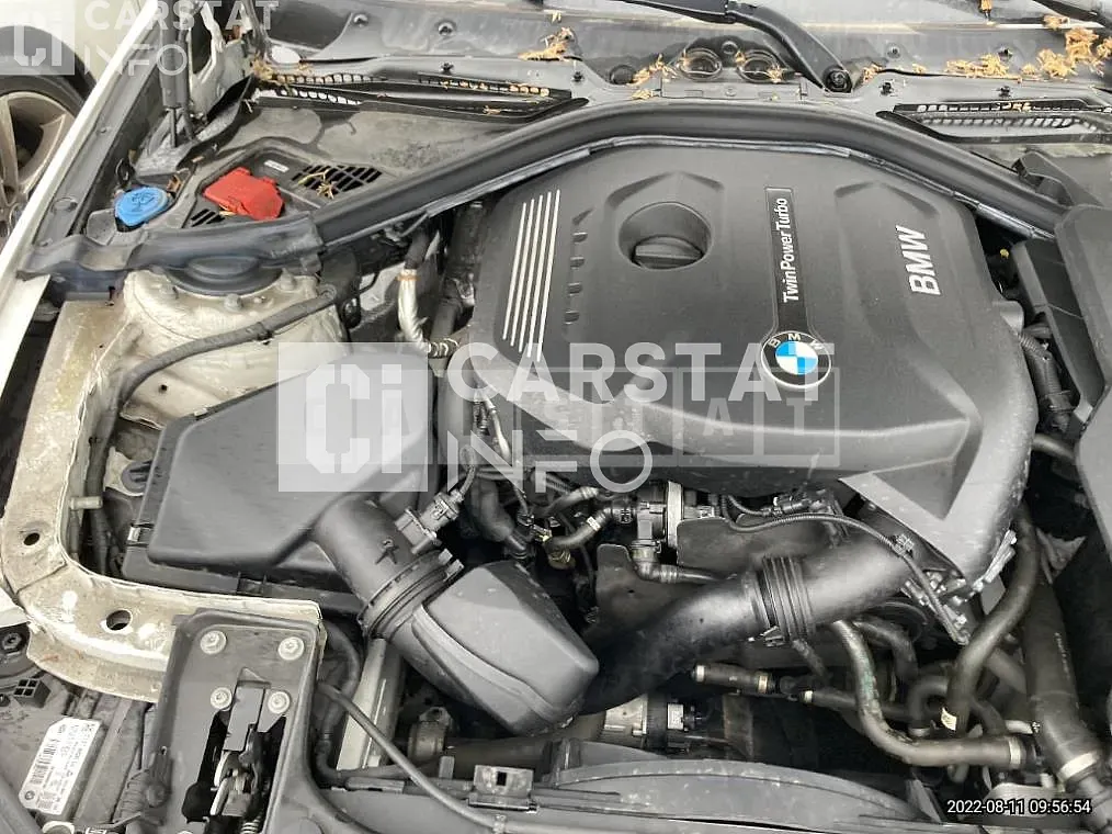 Photo 2 of 8: 2018 BMW 330i, VIN WBA8B910XJA826511 — Korean insurance auction