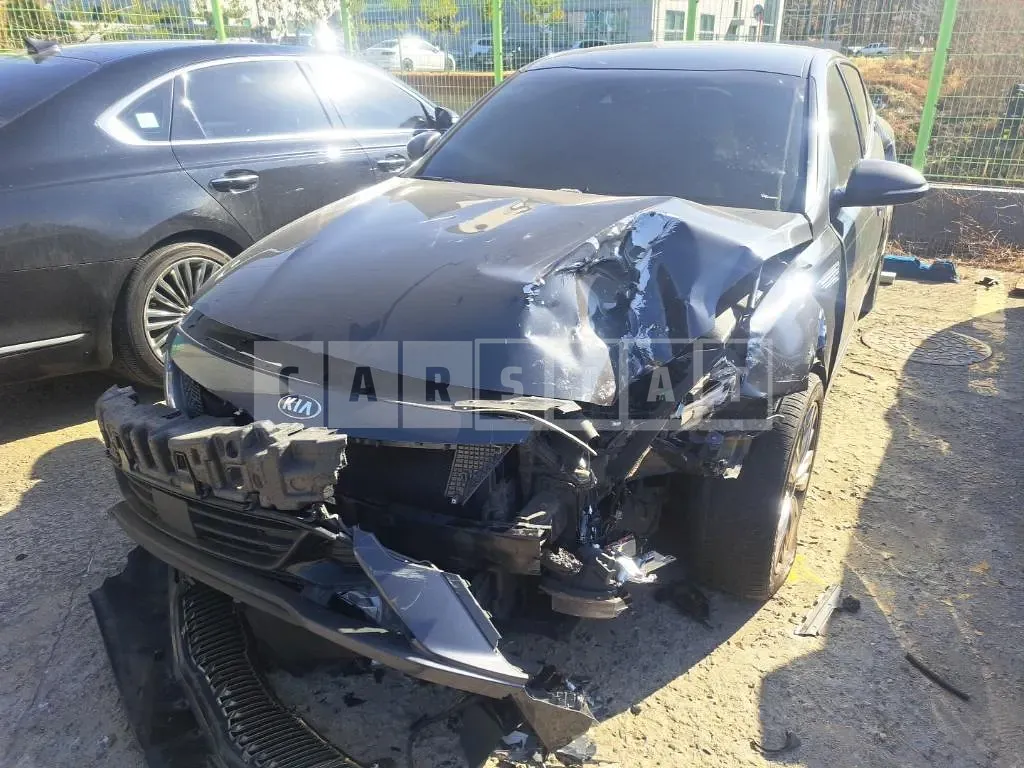 Photo 2 of 40: 2019 Kia K5, VIN KNAGU411BLA377416 — Korean insurance auction