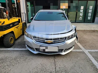 Photo 1 of 29: 2017 Chevrolet Impala 2.5, VIN 1G1155SA1HU111162 — Korean insurance auction