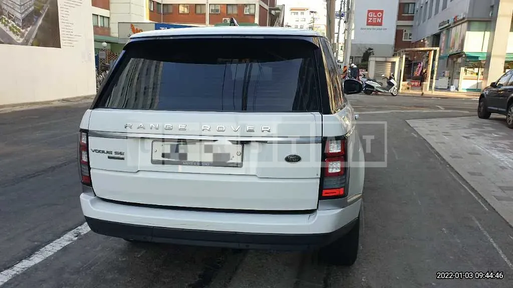 Photo 2 of 5: 2017 Land Rover Range Rover 5.0SC, VIN SALGA2FE7HA376591 — Korean insurance auction