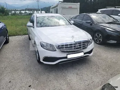 Photo 1 of 20: 2018 Mercedes-Benz E220d 4Matic, VIN WDDZF0FB9JA415978 — Korean insurance auction
