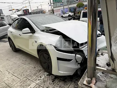 Photo 1 of 8: 2025 Tesla Model Y Long Range — Korean insurance auction