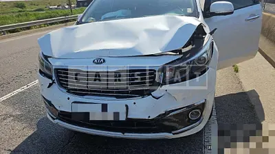 Photo 1 of 5: 2015 Kia Carnivals — Korean insurance auction