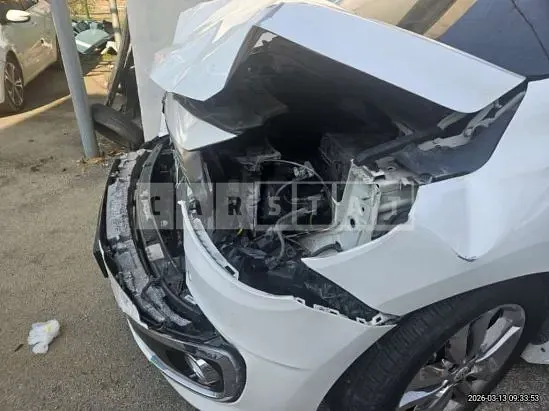 Photo 2 of 11: 2017 Kia Carnival, VIN KNAME81ABHS280340 — Korean insurance auction