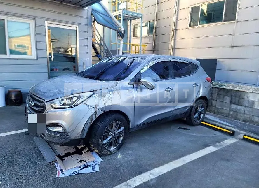 Photo 2 of 8: 2014 Hyundai Tucson ix — Korean insurance auction