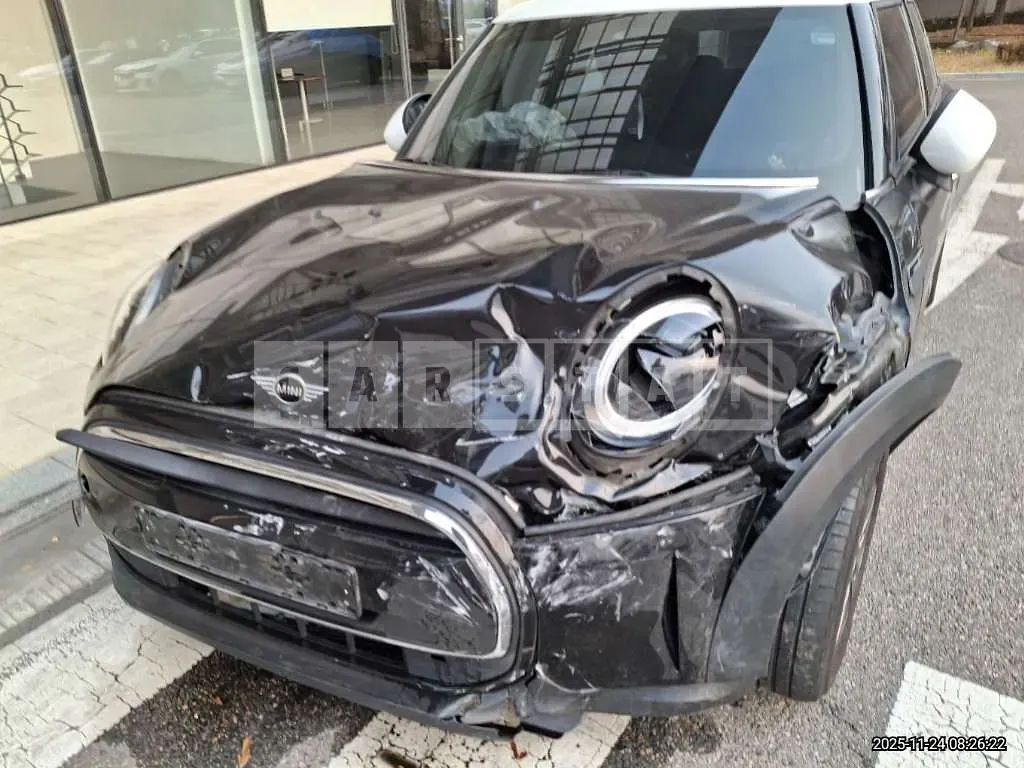 Photo 2 of 30: 2023 MINI Cooper Five-Door — Korean insurance auction