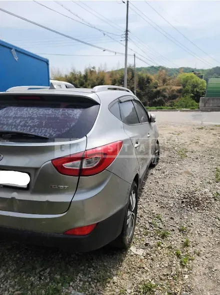 Photo 2 of 6: 2015 Hyundai Tucson, VIN KMHJT81VBFU037897 — Korean insurance auction