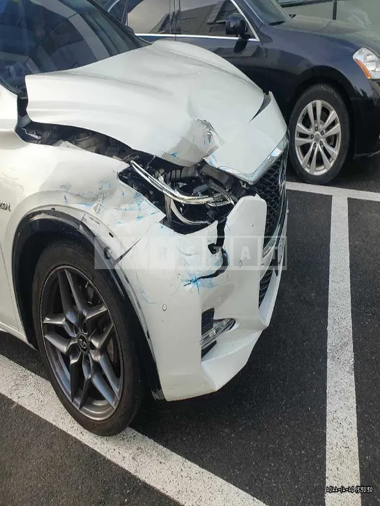 Photo 2 of 15: 2017 Infiniti Q30, VIN SJKCH53E3HA045124 — Korean insurance auction