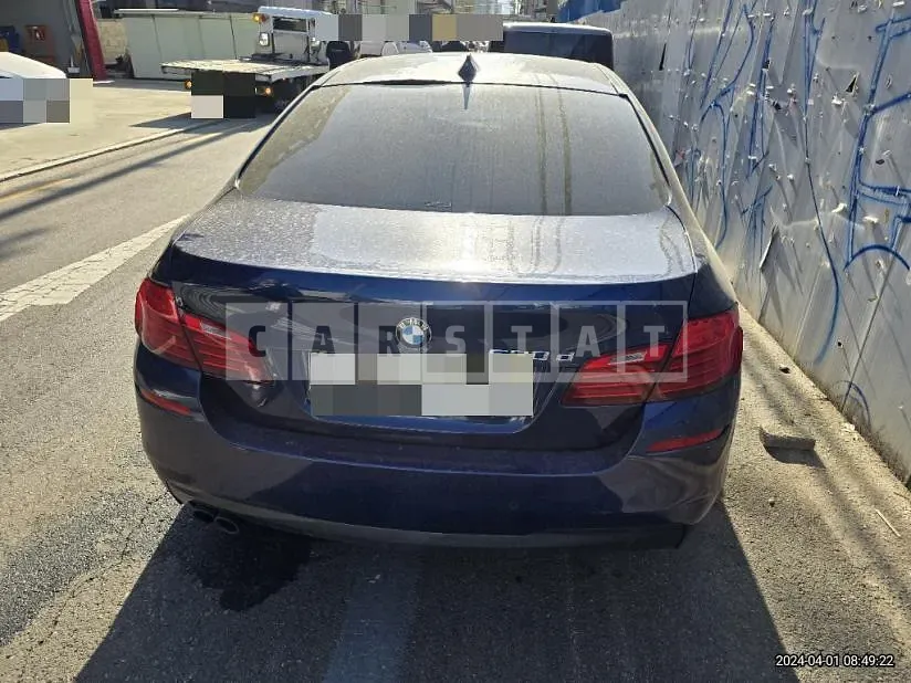 Photo 2 of 32: 2016 BMW 520d, VIN WBA5E5107GG074310 — Korean insurance auction