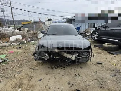 Photo 1 of 8: 2015 Audi A8L 60 TDI quattro, VIN WAUZZZ4H7FN034544 — Korean insurance auction