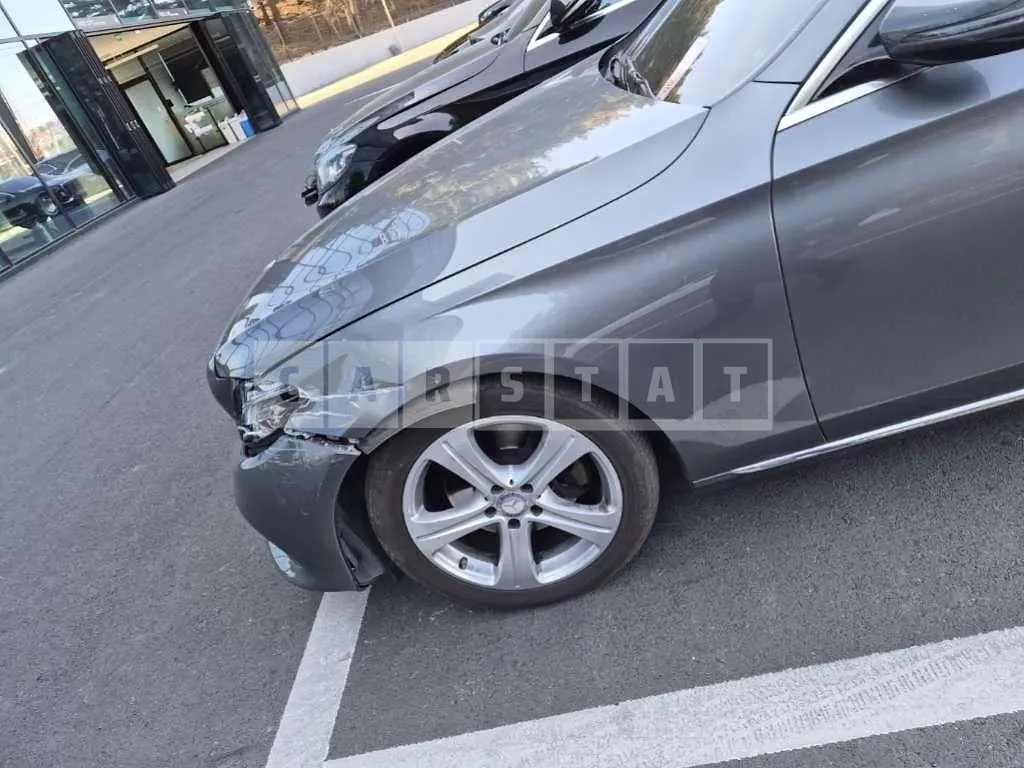 Photo 2 of 6: 2016 Mercedes-Benz E220 d — Korean insurance auction