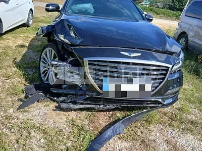 Photo 1 of 15: 2015 Genesis Dh — Korean insurance auction