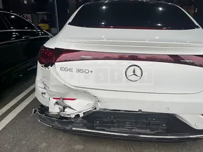 Photo 1 of 29: 2022 Mercedes-Benz EQE350 + — Korean insurance auction