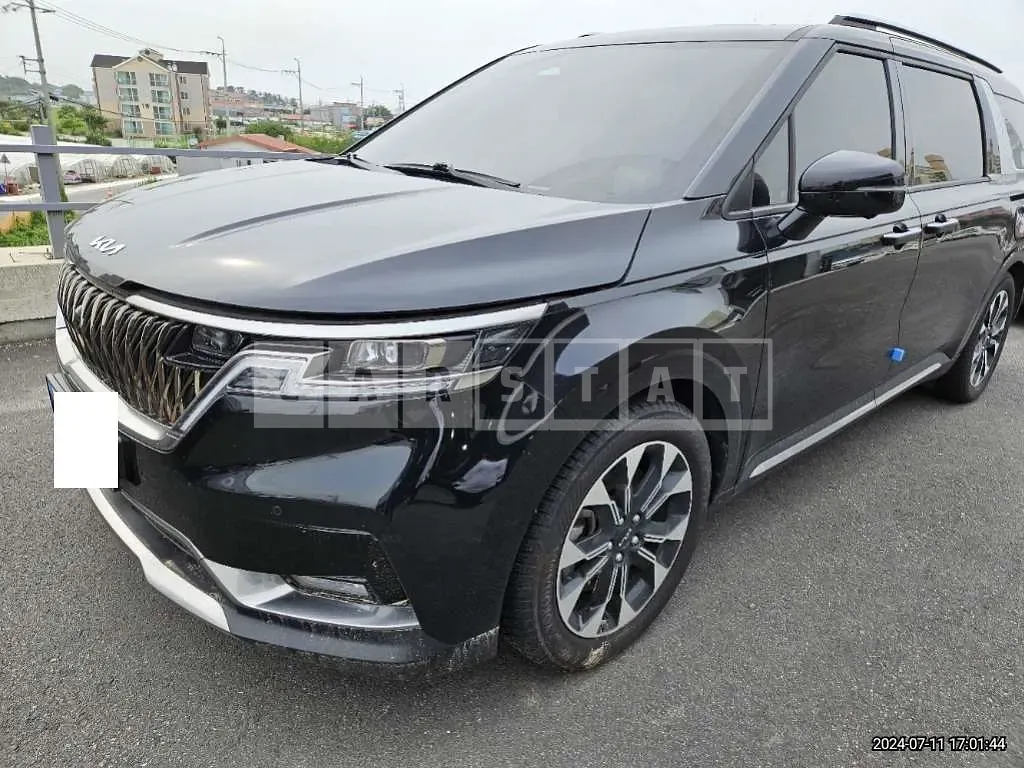 Photo 2 of 18: 2022 Kia Carnival — Korean insurance auction