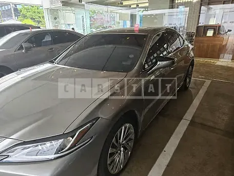 Photo 2 of 16: 2019 Lexus ES300h — Korean insurance auction