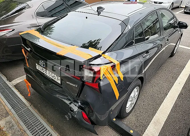 Photo 2 of 4: 2022 Toyota Prius, VIN JTDKAMFU8N3173018 — Korean insurance auction