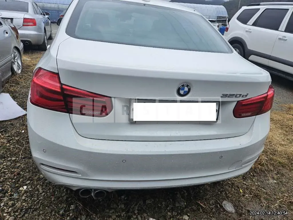Photo 2 of 13: 2016 BMW 320d, VIN WBA8C5102GK463453 — Korean insurance auction
