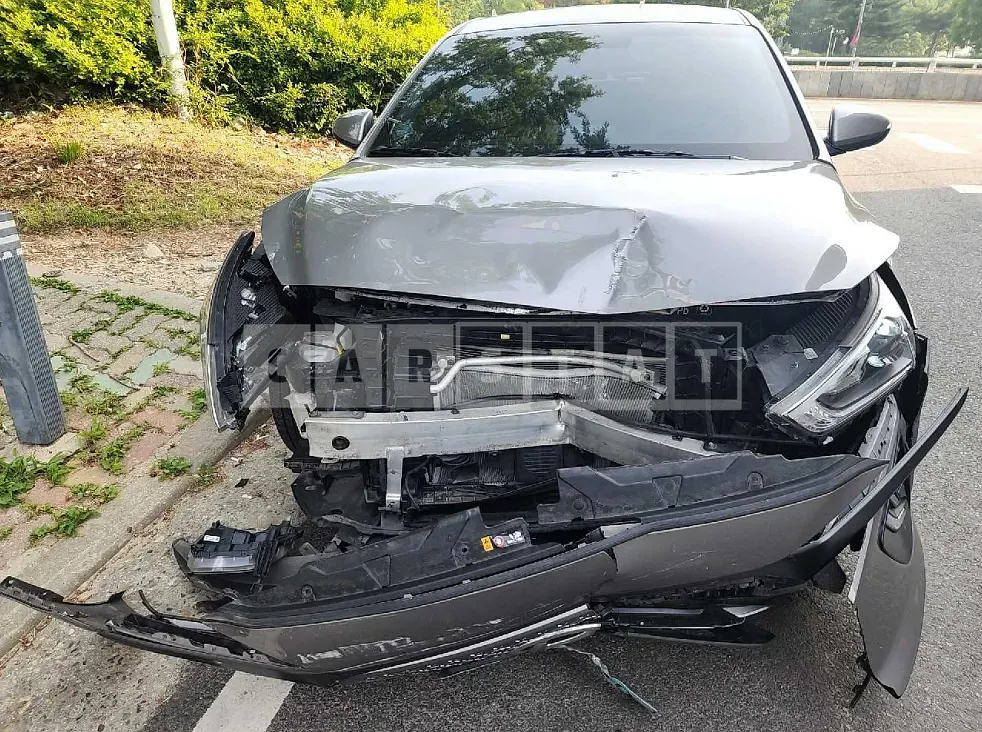 Photo 2 of 9: 2020 Hyundai Modern Ionic — Korean insurance auction