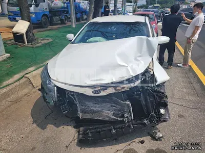 Photo 1 of 12: 2015 Kia K5, VIN KNAGM419BFA602651 — Korean insurance auction