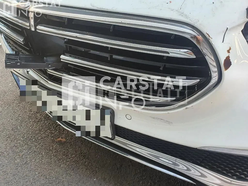 Photo 2 of 30: 2021 Mercedes-Benz E250, VIN W1KZF4FB4MA926204 — Korean insurance auction