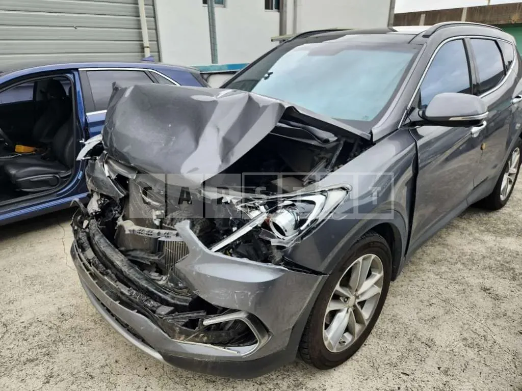 Photo 2 of 10: 2016 Hyundai Santa Fe DM — Korean insurance auction