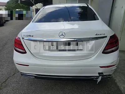 Photo 1 of 19: 2018 Mercedes-Benz E220 d — Korean insurance auction
