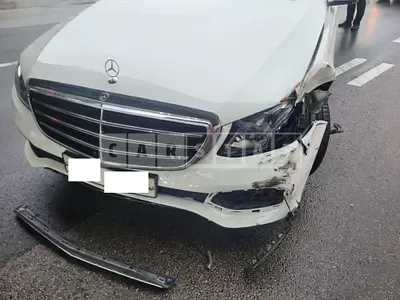 Photo 1 of 7: 2018 Mercedes-Benz E 300 4Matic, VIN WDDZF4KBXJA374287 — Korean insurance auction