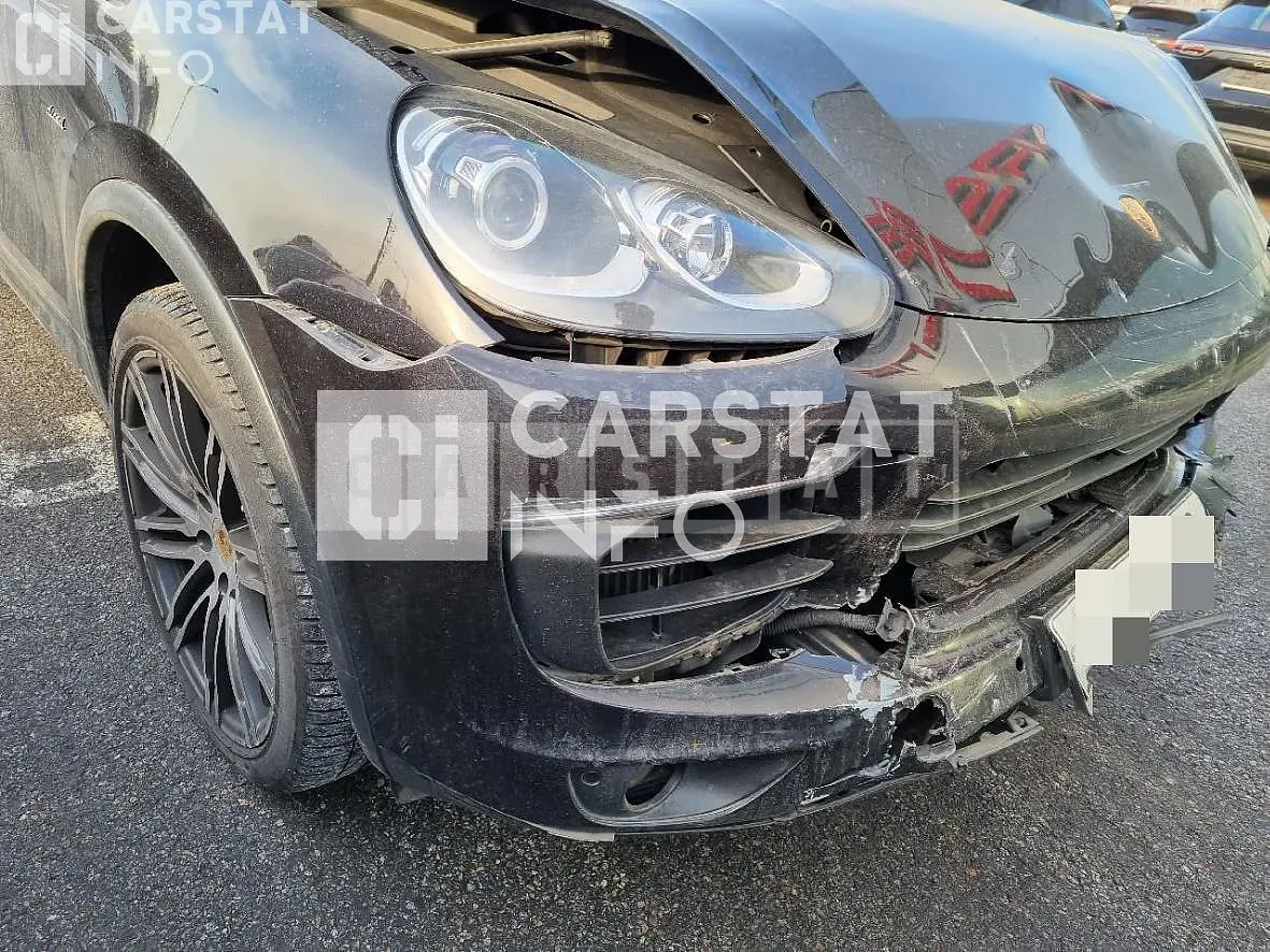 Photo 2 of 23: 2016 Porsche Cayenne Diesel, VIN WP1AF292XGKA43440 — Korean insurance auction