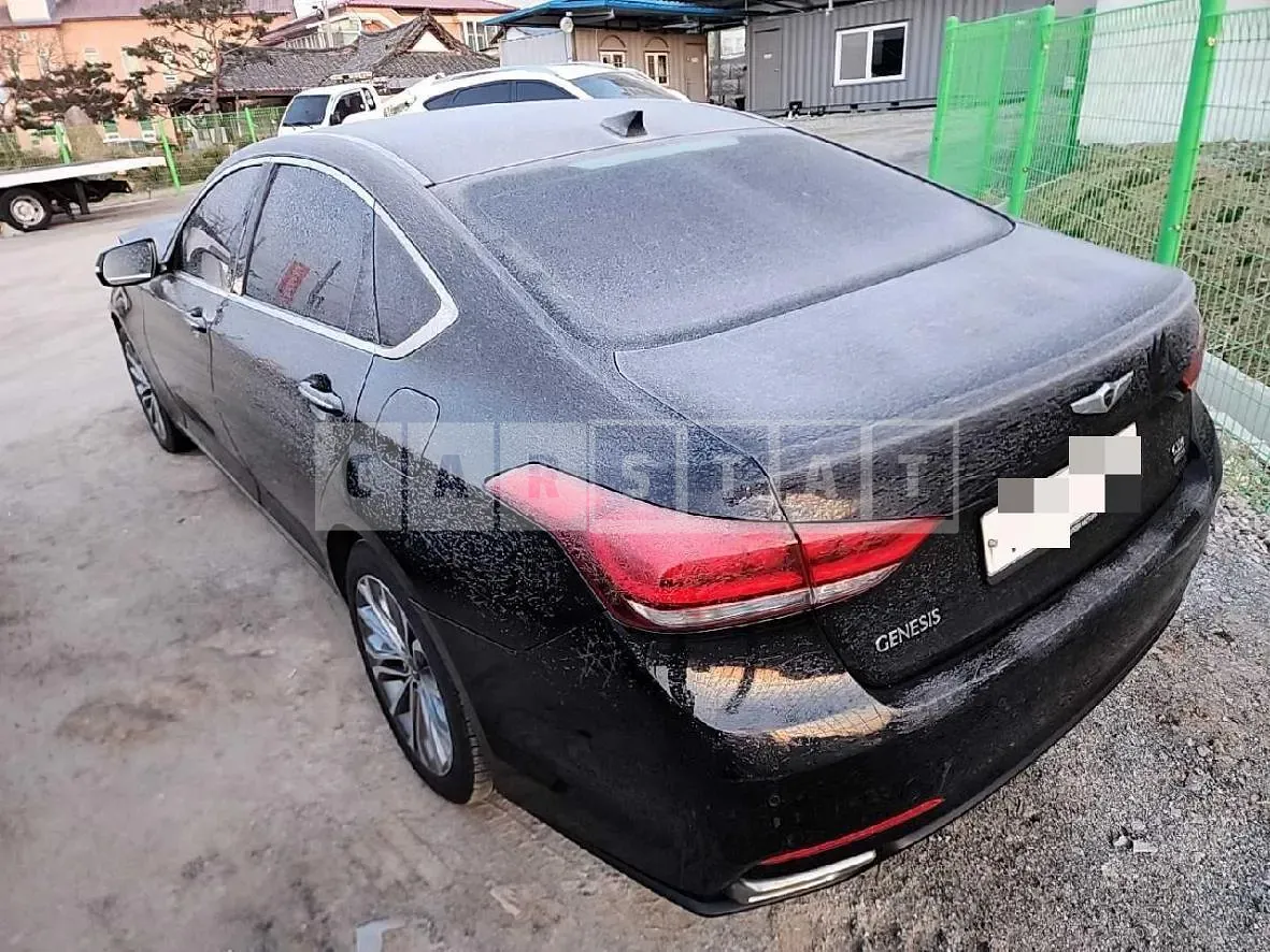 Photo 2 of 15: 2015 Genesis 3.3 — Korean insurance auction