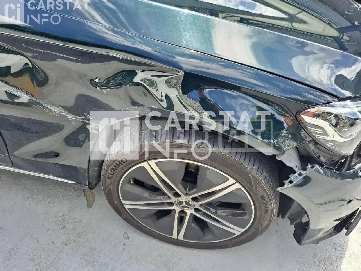 Photo 2 of 34: 2019 Mercedes-Benz C220d 4Matic, VIN WDDWF1FB6KR443006 — Korean insurance auction