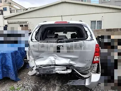 Photo 1 of 11: 2014 Kia Carnival 2.2 — Korean insurance auction