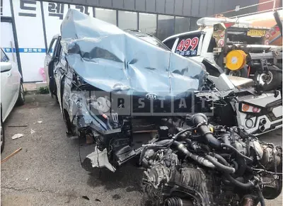 Photo 1 of 25: 2021 Kia Carnival — Korean insurance auction