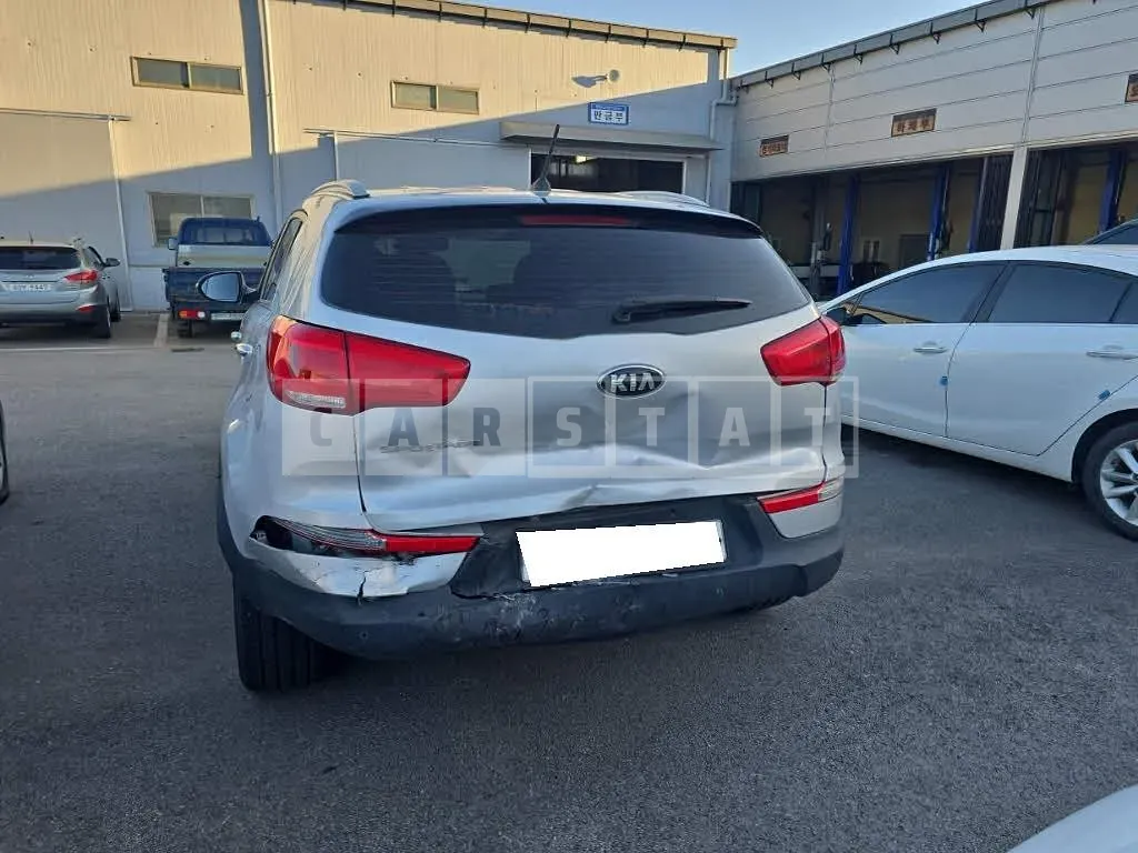Photo 2 of 8: 2015 Kia Sportage, VIN KNAPE813BFK772262 — Korean insurance auction