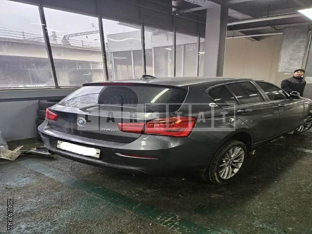 Photo 2 of 43: 2016 BMW 118d, VIN WBA1S5108G5D25017 — Korean insurance auction