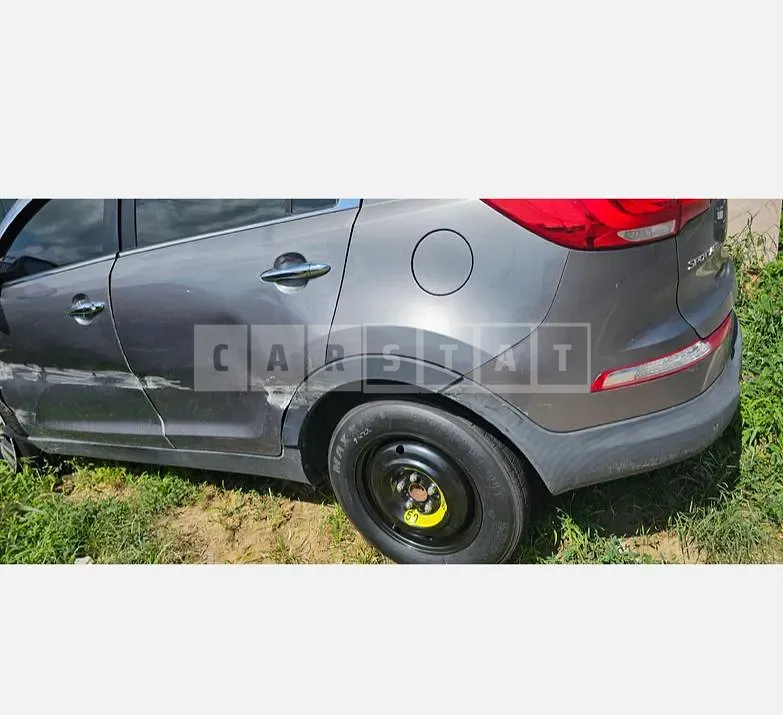 Photo 2 of 14: 2015 Kia Sportage — Korean insurance auction