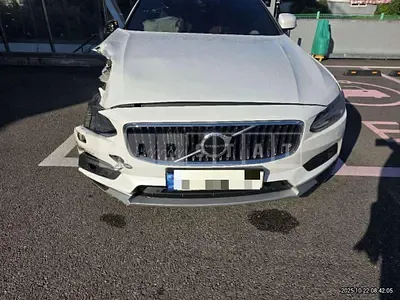 Photo 1 of 10: 2021 Volvo V90CCB5 AWD — Korean insurance auction
