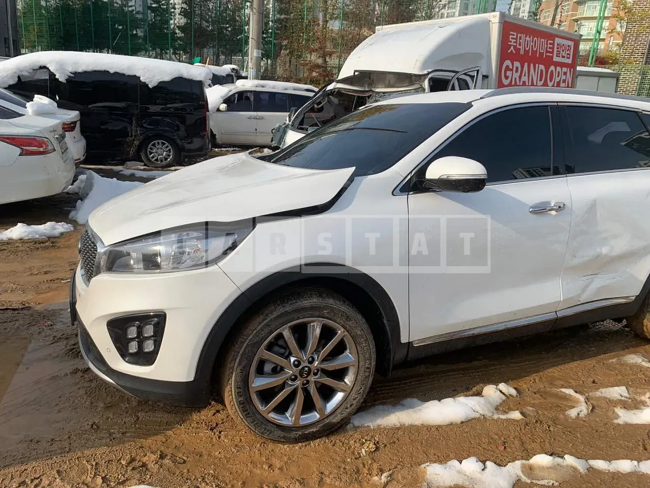 Photo 2 of 9: 2017 Kia Sorento, VIN KNAPK81ABHA326473 — Korean insurance auction