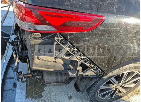 Photo 2 of 21: 2019 Kia K5 — Korean insurance auction