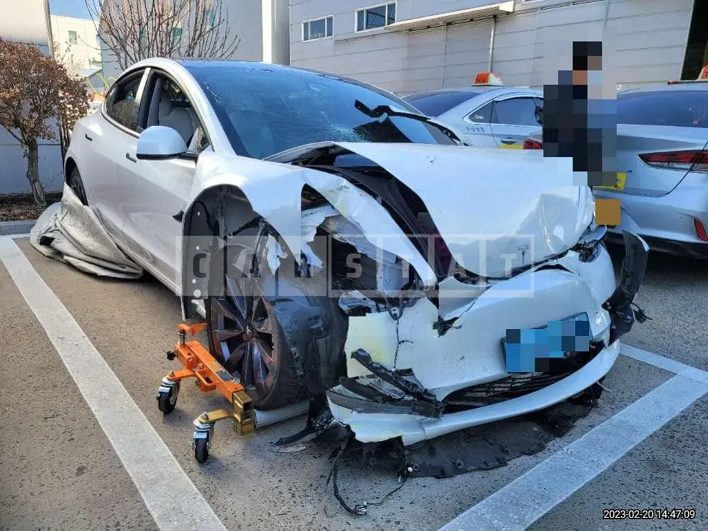 Photo 2 of 34: 2021 Tesla Model 3 Long Range, VIN 5YJ3E1EB5MF892588 — Korean insurance auction