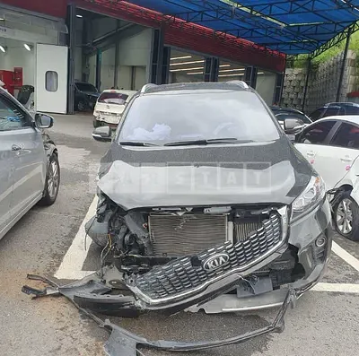 Photo 1 of 16: 2018 Kia Sorento, VIN KNAPG81BDJA436903 — Korean insurance auction