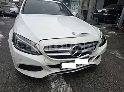 Photo 1 of 18: 2017 Mercedes-Benz C 220d — Korean insurance auction