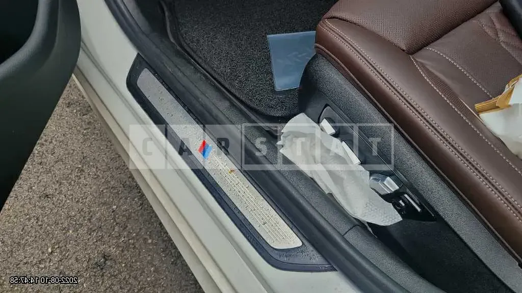 Photo 2 of 9: 2022 BMW 530i xDrive, VIN WBA31BJ09NCK00995 — Korean insurance auction