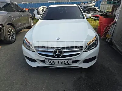 Photo 1 of 38: 2016 Mercedes-Benz C220 d, VIN WDDWF0EBXGR204982 — Korean insurance auction
