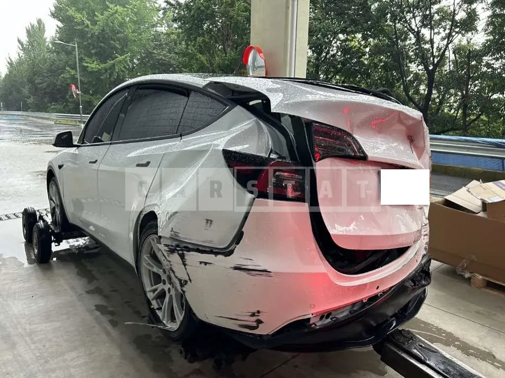 Photo 2 of 5: 2022 Tesla Model Y LongRange — Korean insurance auction