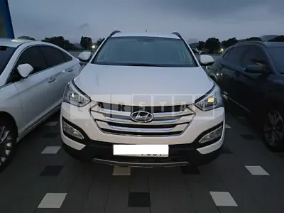 Photo 1 of 10: 2015 Hyundai Santa Fe, VIN KMHSW81UBFU407652 — Korean insurance auction
